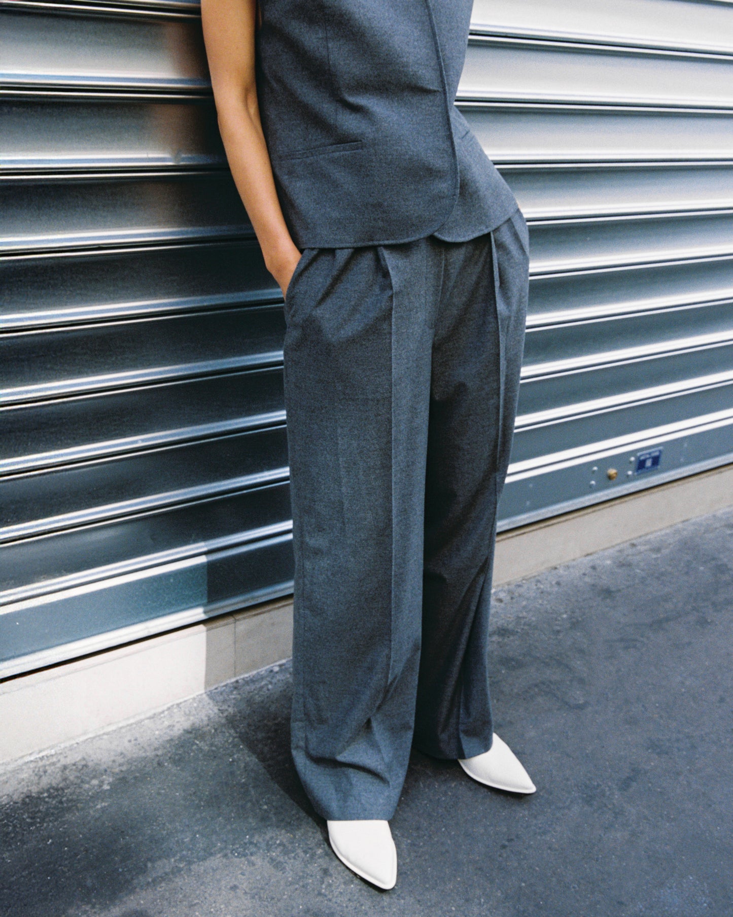 Lalune Trouser - Dark Grey